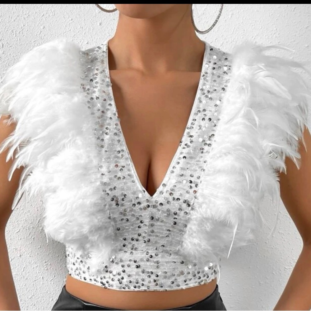 Feather and sequins decor crop top